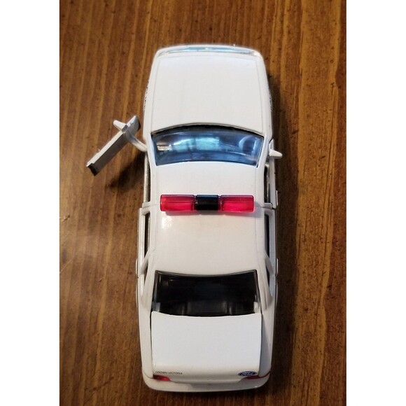 Ontario Provincial Police Road Champs die cast police car 1:43 scale - Picture 5 of 10